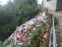 NGERIII !!! Terkesan Di biarkan Tumpukan Sampah Di Kibaru Sebabkan Bau Tak Sedap dan Rawan Banjir