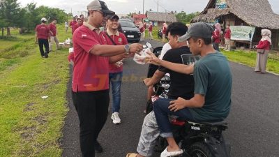 Aksi Sosial PPNI Pangandaran, Berbagi Takjil Gratis di Momen HUT ke-51