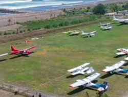 Pangandaran Air Show, Aksi Udara Spektakuler Inisiasi Susi Pudjiastuti Tarik Perhatian Ribuan Pengunjung