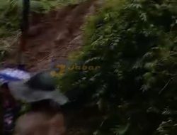 Tebing 30 Meter Longsor di Ciamis, Jalan Langkapsari Tertutup Total