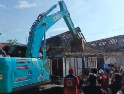 Hari Ini Pemerintah Kabupaten Pangandaran Mulai Bongkar Pasar Wisata