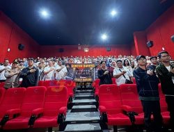 Kapolres Banjar Nobar Film “Sayap Sayap Patah 2” Bersama Jajaran dan Masyarakat