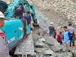 Tim SAR Brimob Polda Jabar Diterjunkan Ke Lokasi Longsor Galian C Gunung Kuda Cirebon