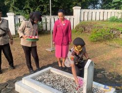 Ziarah ke TMP, Polres Banjar Peringati HUT Bhayangkara ke-79 dengan Khidmat