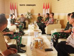 Danyonif 323/BP Mayor Inf Satria Virajati, Lakukan Kunjungan Kerja ke Polres Banjar