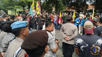Ratusan Mahasiswa Banjar Gelar Aksi Solidaritas untuk Affan Kurniawan, Driver Ojol Tewas yang Dilindas Rantis Brimob