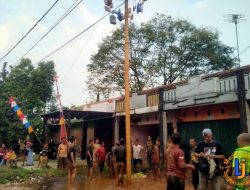 Meriah! Panjat Pinang Warnai Peringatan HUT RI ke-80 di Jadimulya Banjar