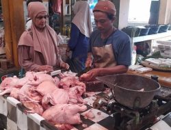 Harga Sayur dan Daging Ayam Naik di Pasar Banjar, Pedagang Keluhkan Sepinya Pembeli