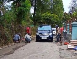 Demi kenyamanan Para Pengendara.Warga Kp.Citugu Gotong Royong Adakan Pelebaran Bahu jalan Kabupaten