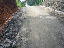 Pengawasan Lemah, Proyek Jalan Dinas PU Sukabumi Tak Tahan Sepekan, Bongkar Ulang Jadi Solusi