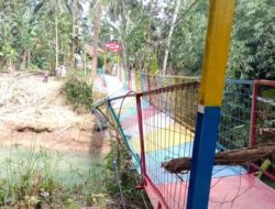 Tali Sling Putus, Jembatan Gantung Pangandaran Roboh, 8 Anak Terjatuh