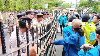 Mahasiswa Kepung Balai Kota Banjar, Tuntut Pemerintah Tepati Janji Kampanye