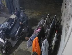 CCTV Ungkap Aksi Dua Maling Motor Beraksi di Perumahan Bolo 2 Cibadak ‎