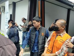 Uang Bantuan Rakyat Jadi Modal Nyaleg, Eks Kades di Sukabumi Ditahan