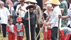 Bupati Pangandaran Ajak Siswa Kenal Dunia Tani Sejak Dini