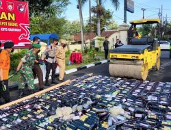 Polres Banjar Musnahkan 1.153 Botol Miras dan 253 Knalpot Brong Hasil Operasi Pekat