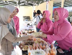 Polres Banjar Kolaborasi dengan Bulog Gelar Gerakan Pasar Murah di Halaman Mapolres