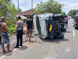 Truk Air Mineral Terguling Usai Hantam Pohon, Jalan Banjar-Cimaragas Sempat Mencekam