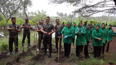 Dua Ribu Mangrove untuk Pesisir, Cara Persit Kartika Chandra Kirana Rayakan Usia ke-80