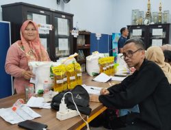 Tekan Beban Ekonomi, BULOG Salurkan Bantuan Pangan untuk 1.773 KPM di Banjar