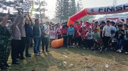 Ribuan Warga meriahkan Jalan Sehat Hari Jadi Desa Muara Jaya ke 41 Sekaligus HUT RI KE 81 di Lapangan Sepak Bola Lebak Pari