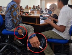 Viral Video Anggota DPRD Kabupaten Sukabumi Merokok Saat Rapat Banggar, Etika Wakil Rakyat Dipertanyakan